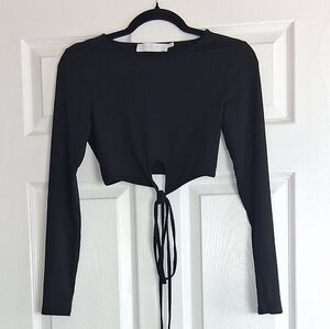 ASTR the Label Elania Black Long Sleeve Cropped Top Shirt